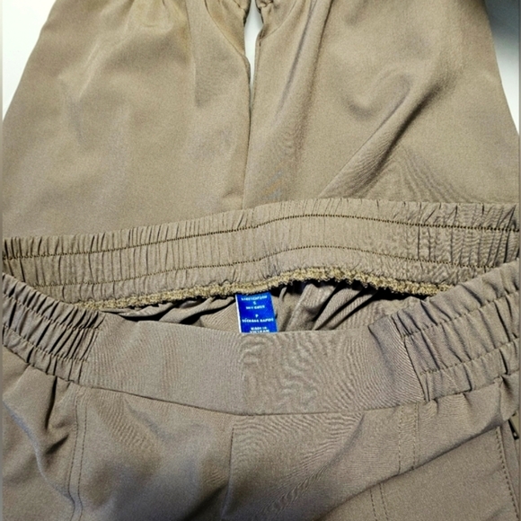 Old Navy Womens StretchTech Jogger Pants - Taupe - Picture 7 of 16